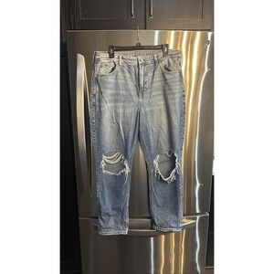 American Eagle Women's Mom Jeans Distressed Light Wash Denim SZ 16 STRIGID